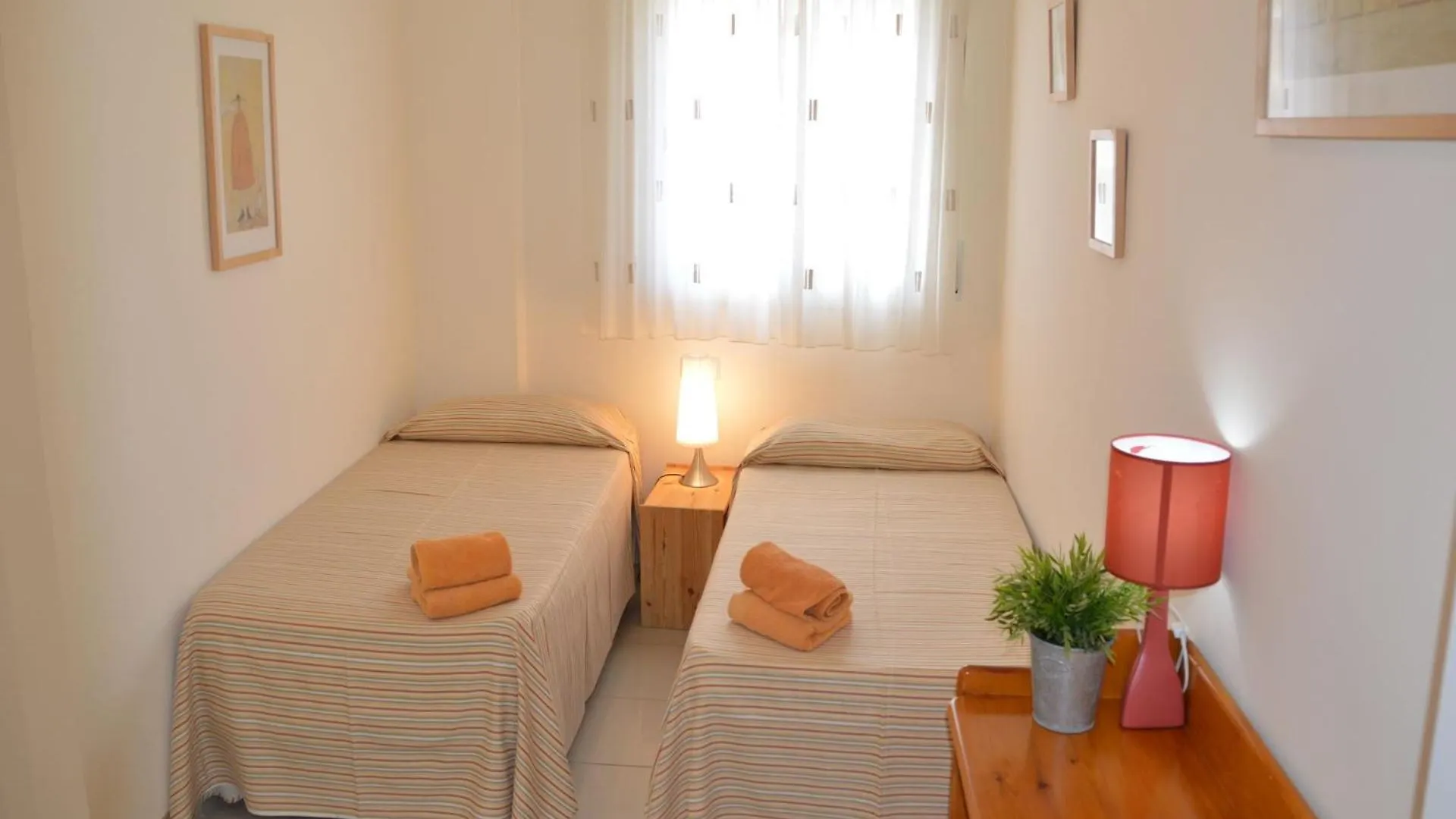Apartamentos Estartit Park 埃斯塔蒂特 公寓